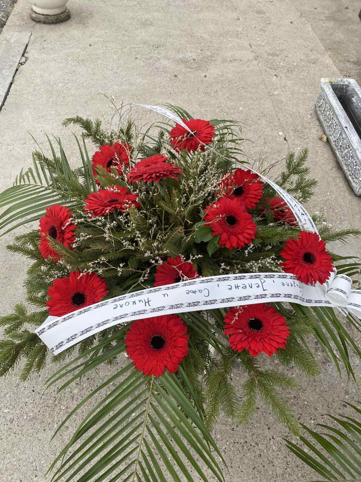 Aranžmani i oprema za&nbsp;groblje